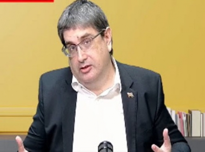 Cuba’s Ambassador to Dominica, Miguel Manuel Fraga Gonzalez, speaking on the state-owned DBS Radio on Monday night (CMC Photo)