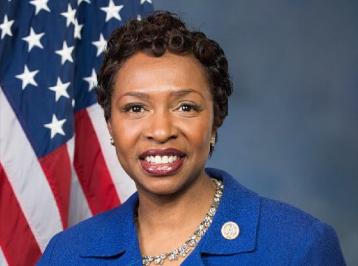 Congresswoman Demands ICE Leave NYC After Shooting of Dominican Immigrant