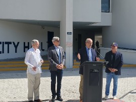 Miami-Dade leaders urge the Florida Legislature to reject gambling compact during press conference in Miami Beach City Hall on Monday, May 17, 2021. Left to right: Armando Codina, Founder and Executive Chairman of Codina Partners, LLC; Stephen Sawitz, Owner, Joe’s Stones Crab; City of Miami Beach Mayor Dan Gelber; Former City of Miami Beach Mayor Philip Levine. Photo Credit: No Casinos