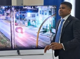 Opposition Leader Azruddin Mohamed showing video of "assassination" attempt at news conference.