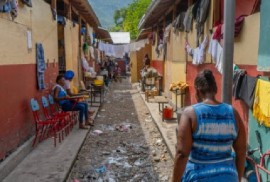 Crowded corridors replace classrooms in this school, now a displacement site in Haiti’s capital. IOM’s support—from medical aid to hygiene kits—helps ensure the well-being of families seeking safety. (Photo: IOM 2024 / Antoine Lemonnier)