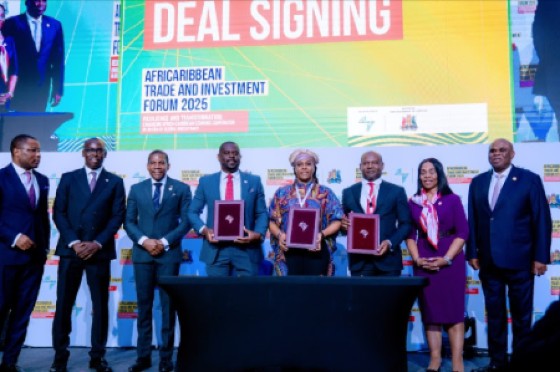 At the signing of the USD$ 40m Port deal for St Kitts & Nevis: L-R (Middle): 1. Hon. Dr. Terrance Drew, PM, St. Kitts & Nevis, Hon Minister Samal Duggins, Minister of Agriculture et. Al, St. Kitts and Nevis, Miss Aisha Maina, Managing Director, Aquarian Consult, Mr. Eric Intong, Acting Group Managing Director, Client Relations, Afreximbank and Prof. Benedict Oramah, President, Afreximbank.