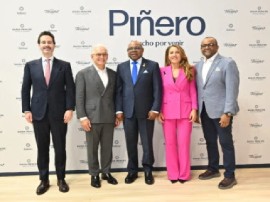 Tourism Minister Edmund Bartlett (centre) and Director of Tourism, Donovan White (right) share a light moment with senior representatives of Grupo Piñero (operators of Bahia Principe Hotels & Resorts), led by the group’s CEO, Encarna Piñero (2nd right) during the just concluded FITUR international tourism tradeshow in Madrid, Spain.