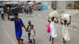 Haitians fleeing violence (File Photo)