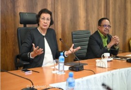 President Jennifer Geerlings-Simons (left) , flanked by Vice President Gregory Rusland., chaired the first government meeting on Thursday (CDS Photo).