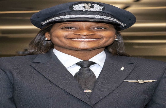 “Powell, Beth – pilot” Photograph by American Airlines