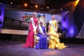 Miss Jamaica Festival Queen 2019, Khamara Wright is flanked by her first runner up, AnnaKay Hudson, Miss Kingston and St. Andrew (left)  and second runner up Chardonnae Parkins, Miss St. James at the Grand Coronation of the Miss Jamaica Festival Queen Competition 2019.   