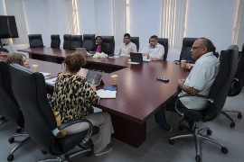 Minister of Health Dr Frank Anthony (right) meets with the delegation to discuss the organ donation and transplantation system. (Photo credit: DPI)
