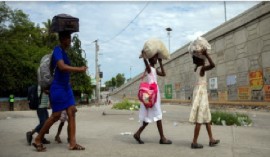 People continue to flee their homes in Port-au-Prince due to gang-related violence. (UNICEF/Ralph Tedy Erol)