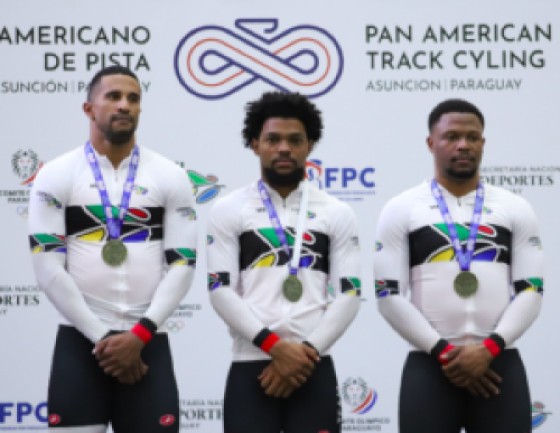 (L-R) T&T’s Njisane Phillip, Ryan D’Abreau and Nichola Paul pose for photos after winning the Elite Pan Am Track Cycling Champs sprint event – Photo: PAN AM Sports